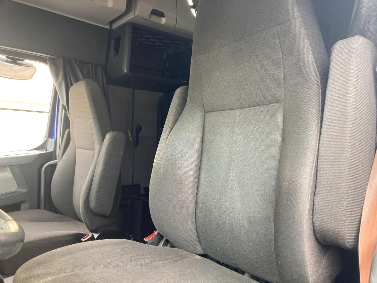 2020 Freightliner Cascadia in Springfield, MA — photo 11