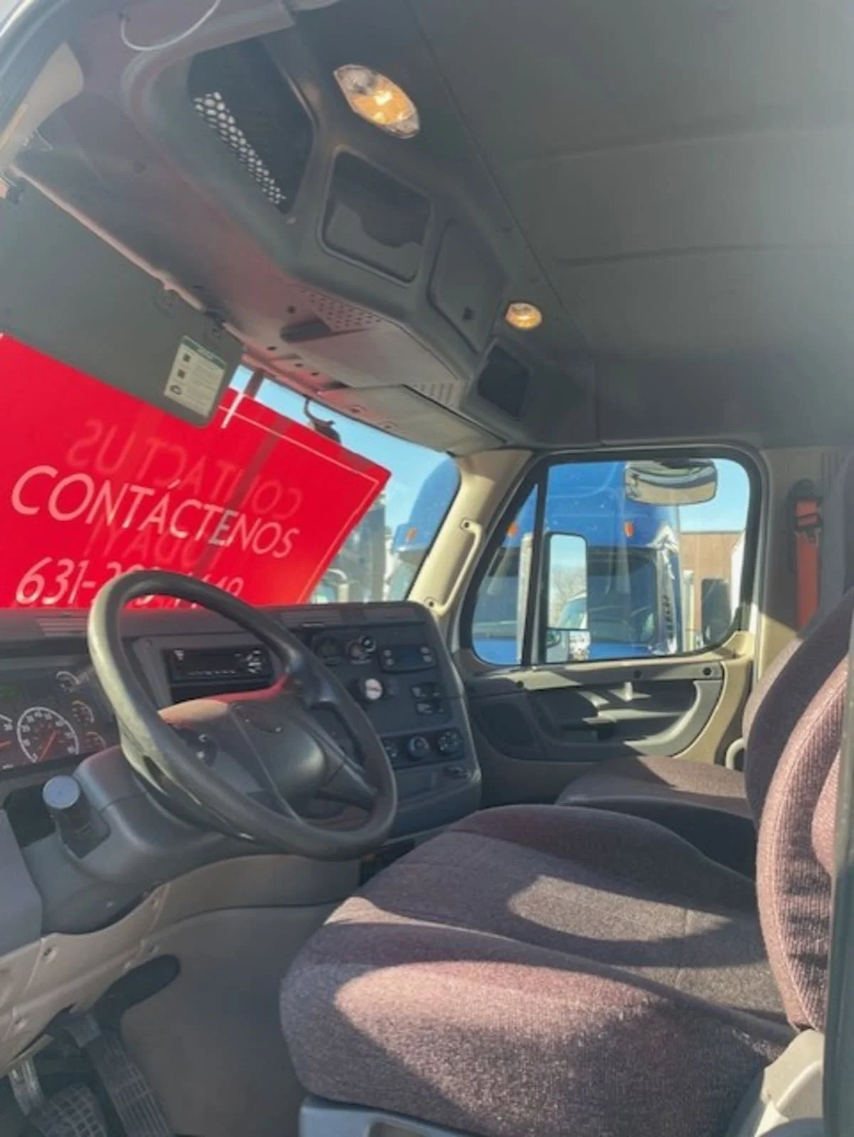 2018 Freightliner Cascadia - image 7