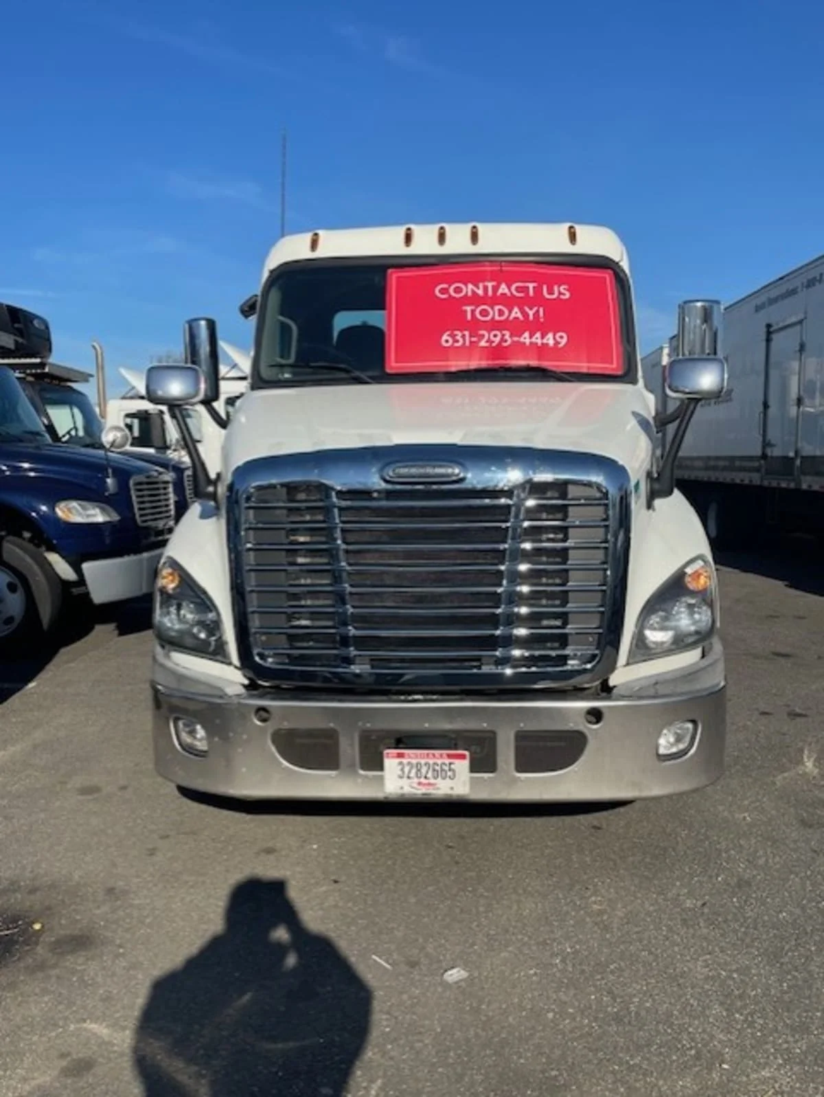 2018 Freightliner Cascadia - image 2