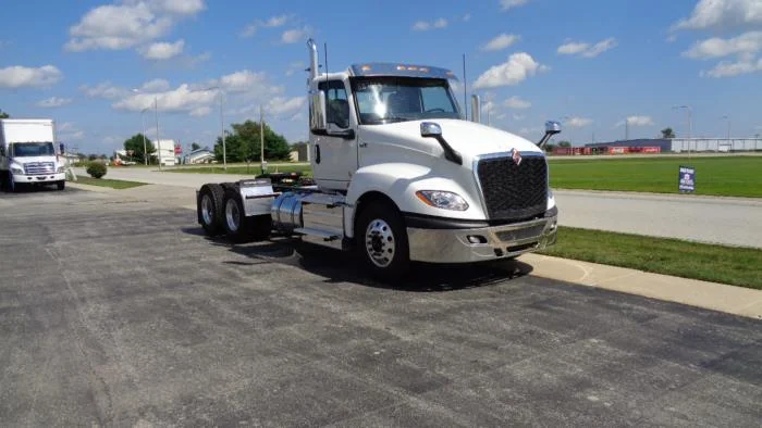 2027 International LT — photo 4