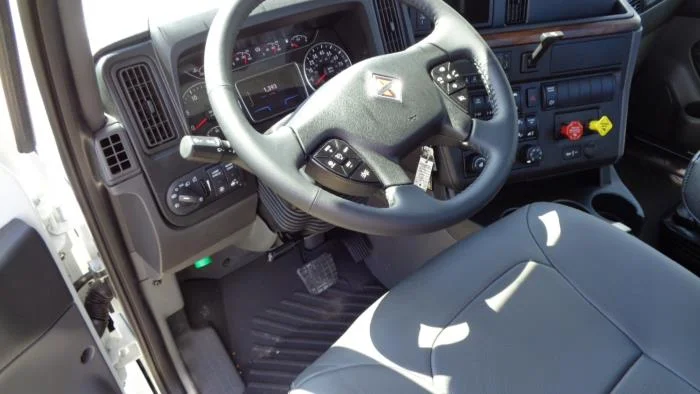 2027 International LT — photo 13
