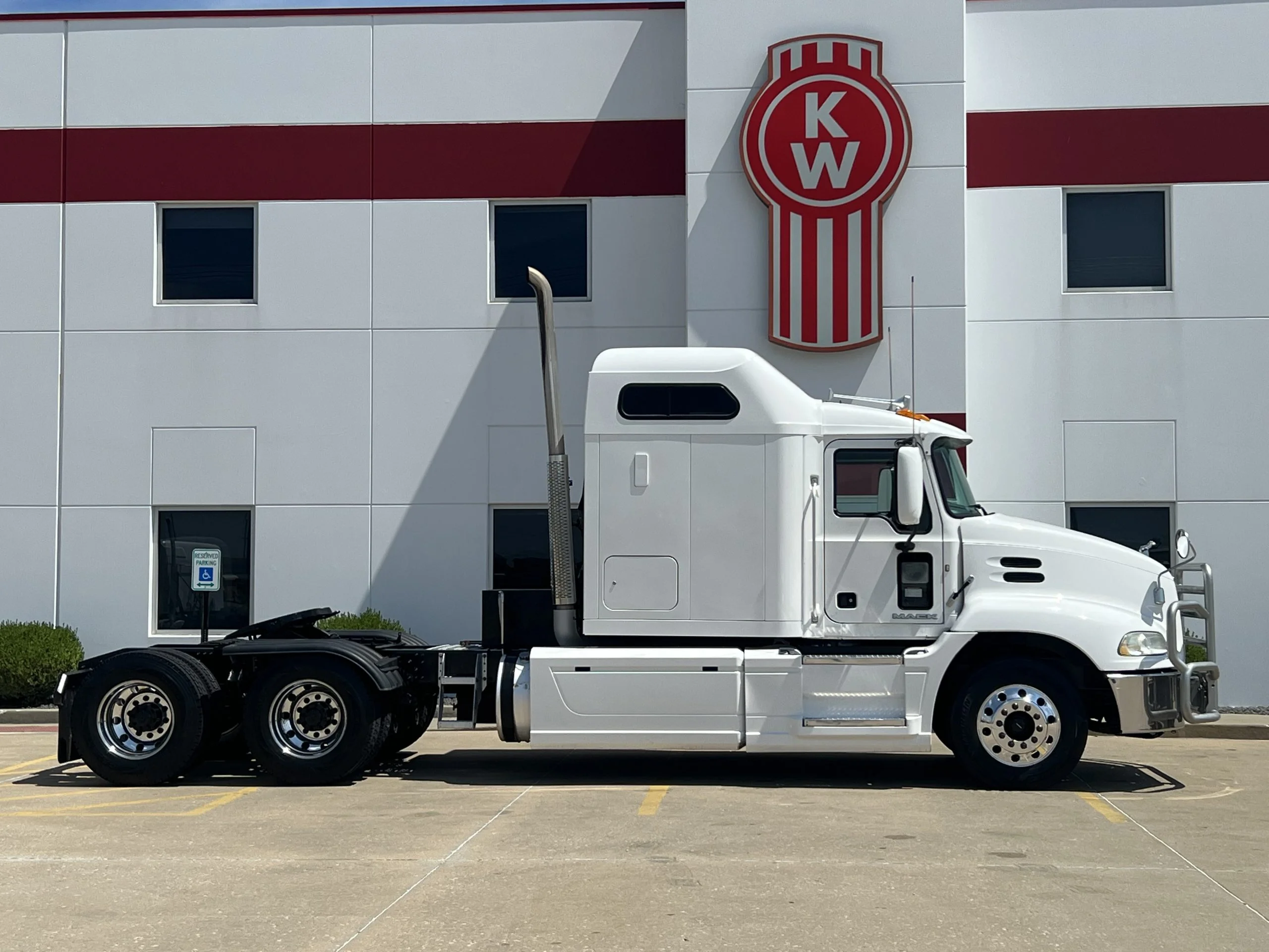 2019 Mack Pinnacle in Troy, IL — photo 4