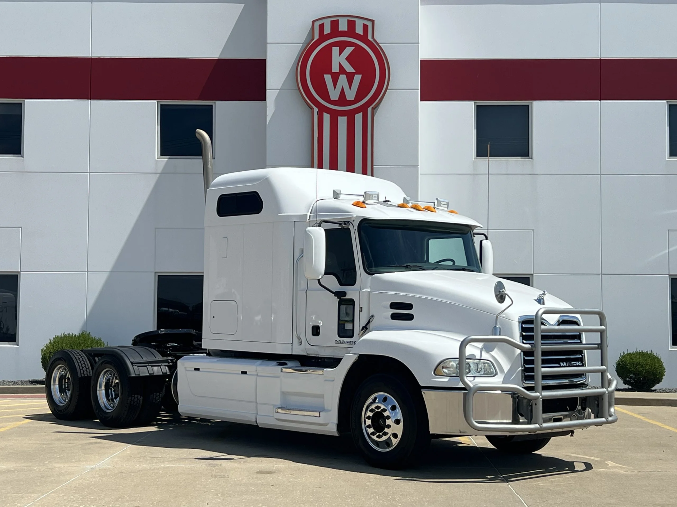 2019 Mack Pinnacle in Troy, IL — photo 3