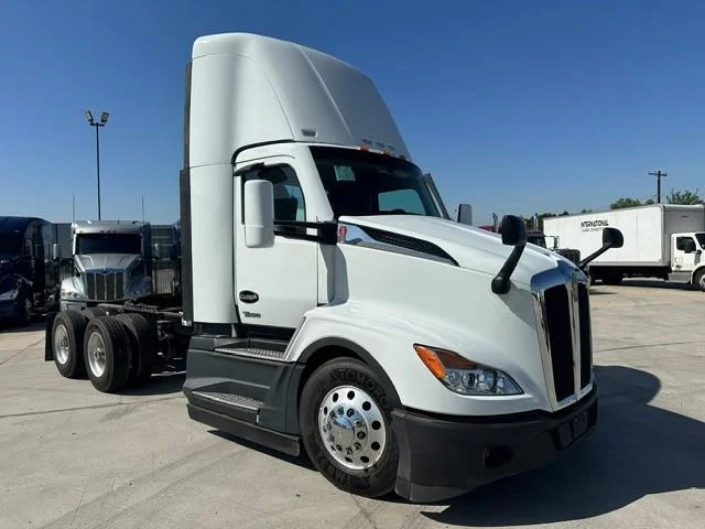 2024 Kenworth T680 — photo 16