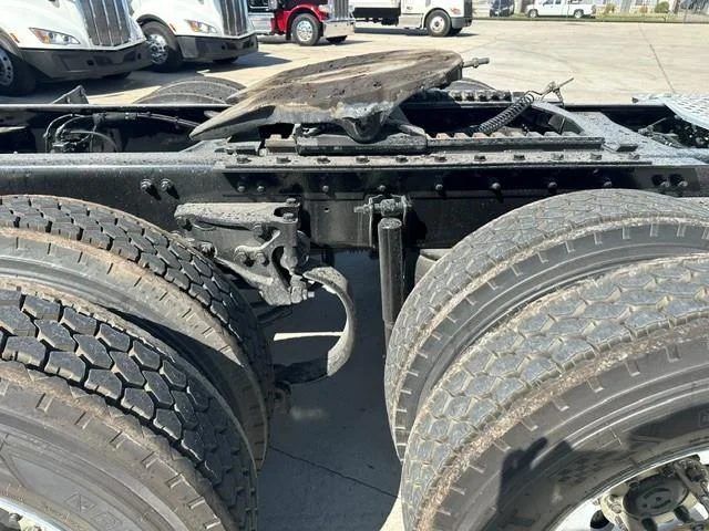 2024 Kenworth T680 — photo 18
