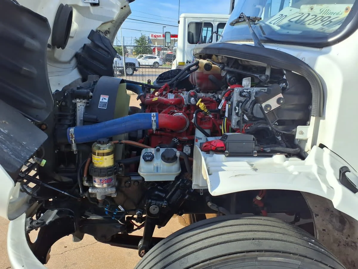 2022 Freightliner M2 106 in Dallas, TX — photo 9