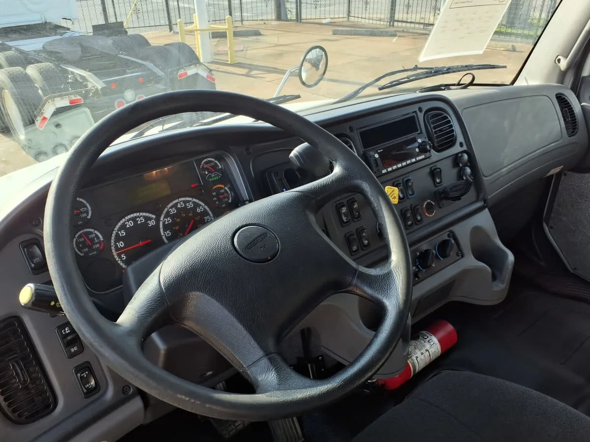 2022 Freightliner M2 106 in Dallas, TX — photo 7