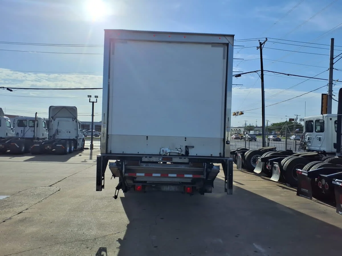 2022 Freightliner M2 106 in Dallas, TX — photo 5