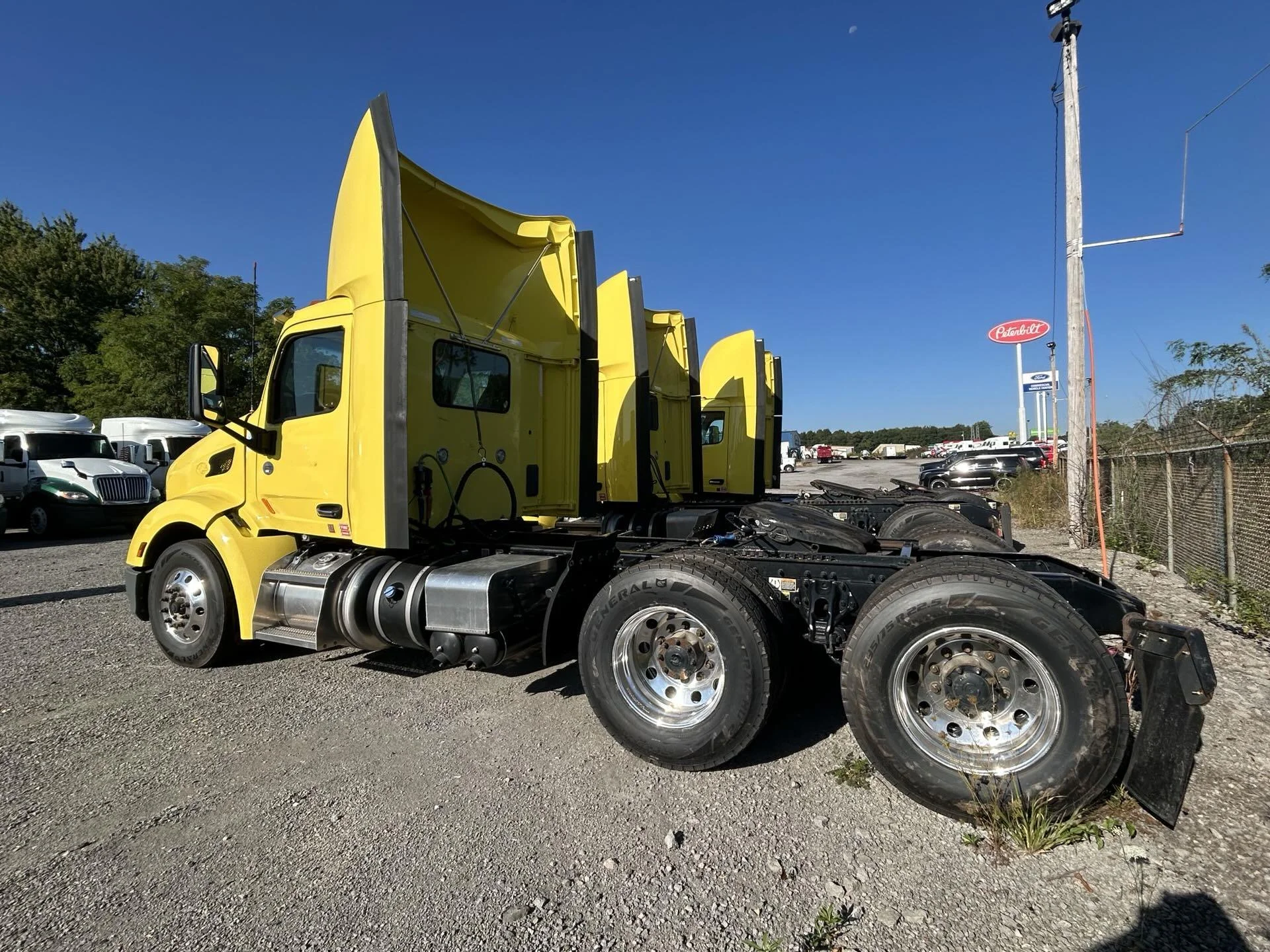 2021 Peterbilt 579 in Youngstown, OH — photo 4