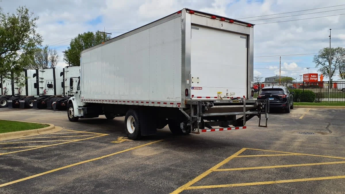 2019 Freightliner M2 106 in Bolingbrook, IL — photo 6
