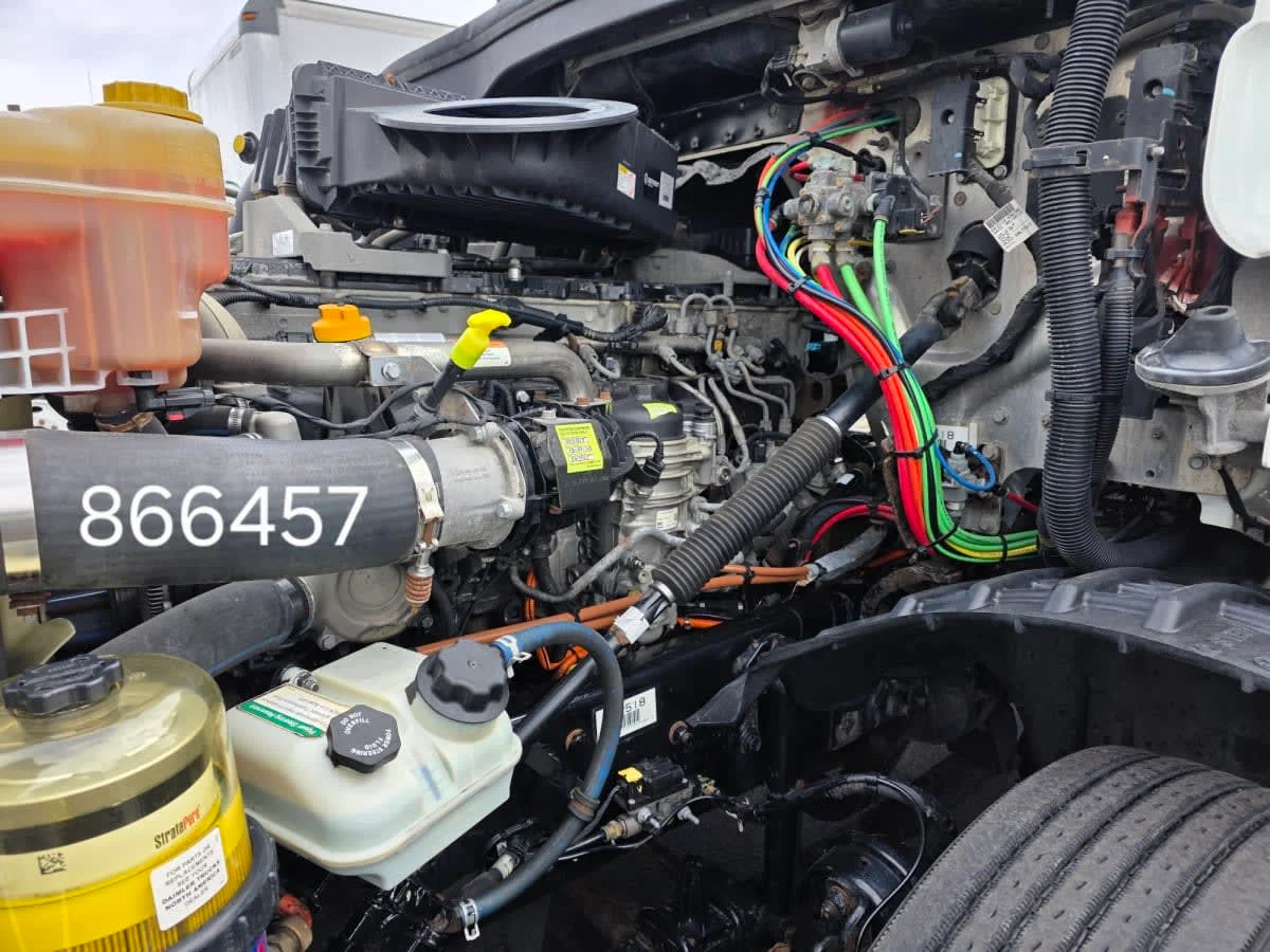 2019 Freightliner Cascadia in Altoona, IA — photo 8