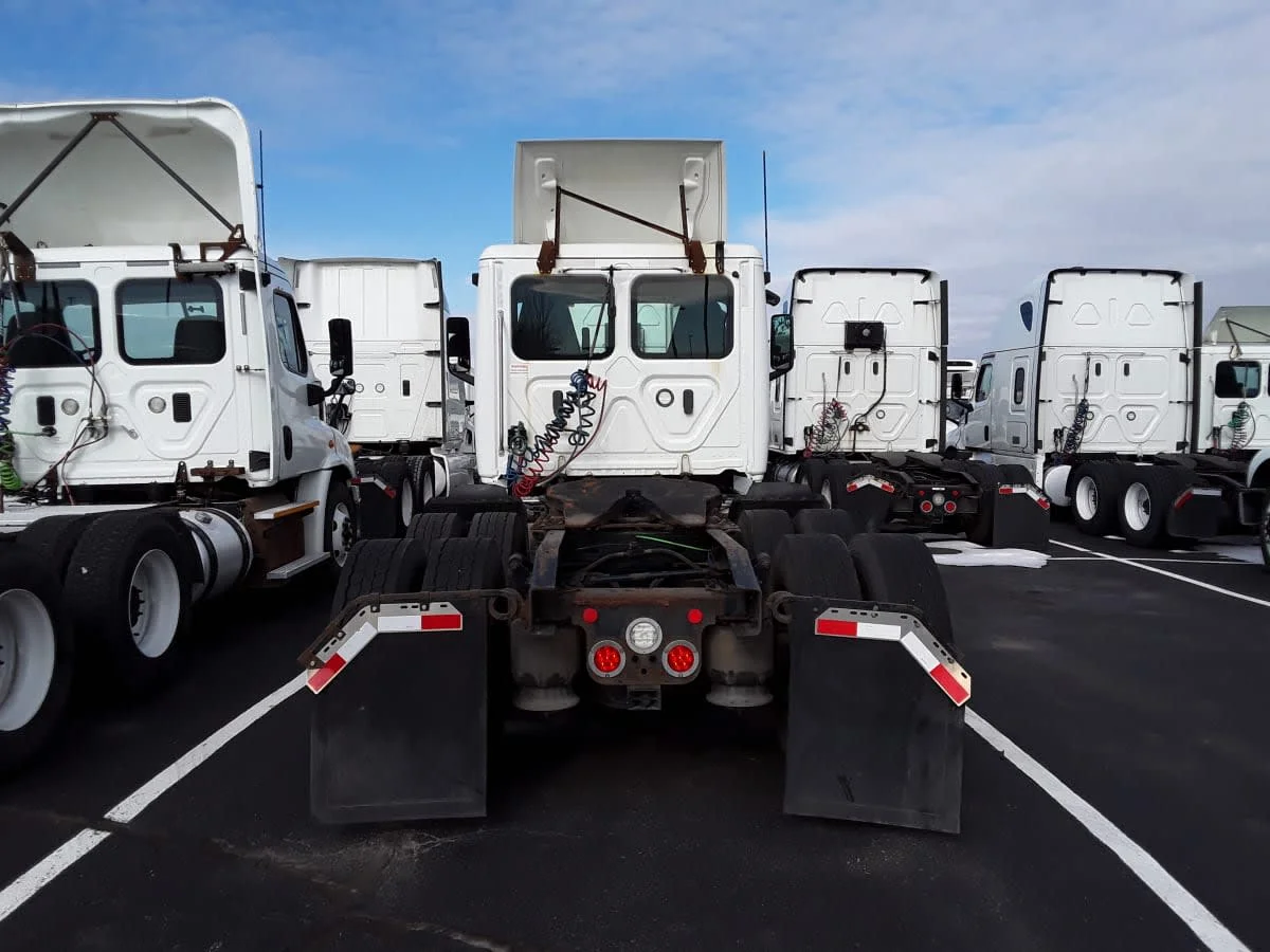 2019 Freightliner Cascadia in Altoona, IA — photo 5