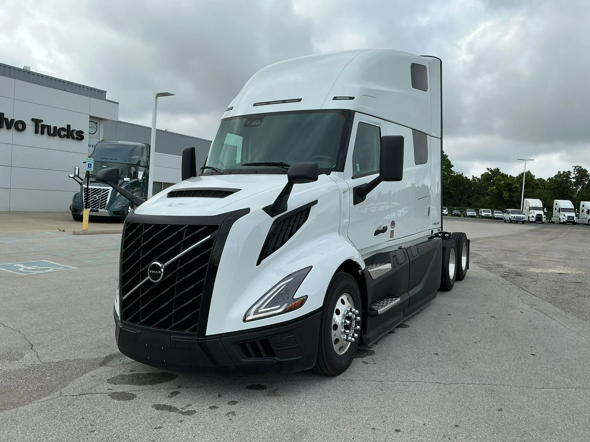 2026 Volvo VNL 860 in Indianapolis, IN