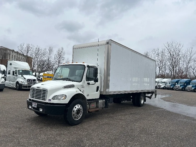 2019 Freightliner M2 106 - image 3