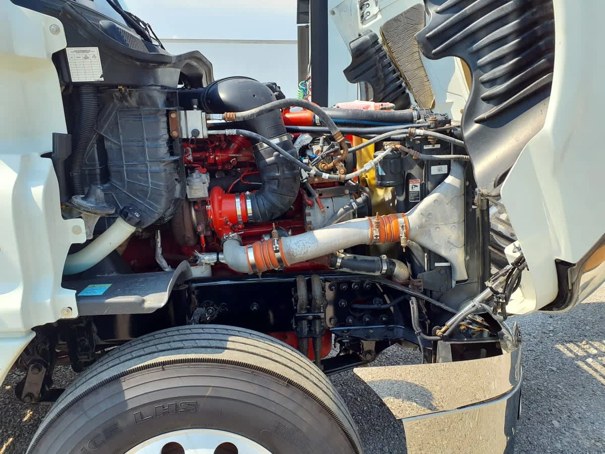 2018 Freightliner Cascadia - image 9