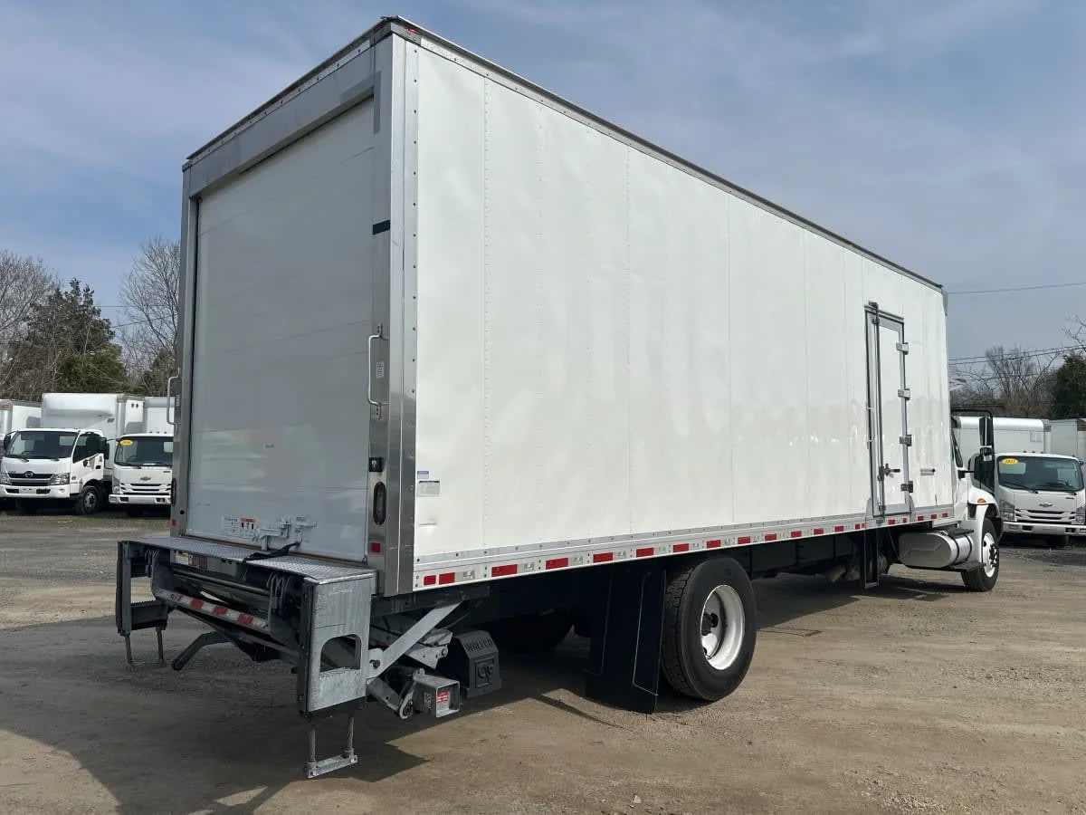 2018 International 4300 in Bensalem, PA — photo 4