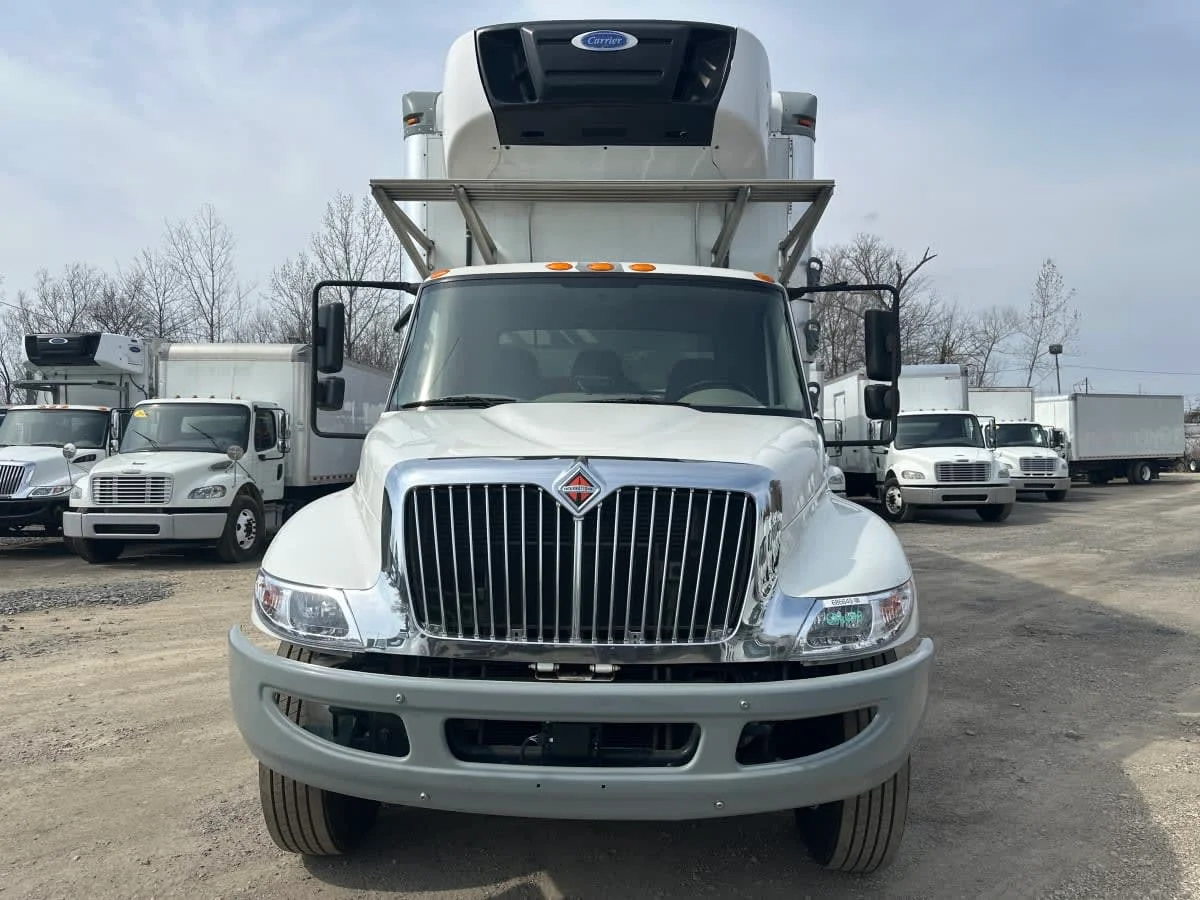 2018 International 4300 - image 2