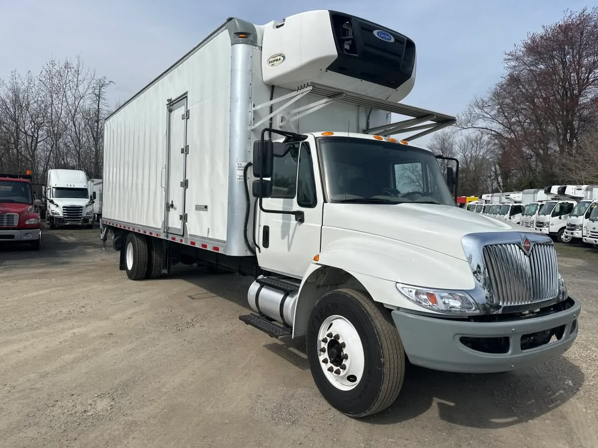 2018 International 4300 in Bensalem, PA — photo 3