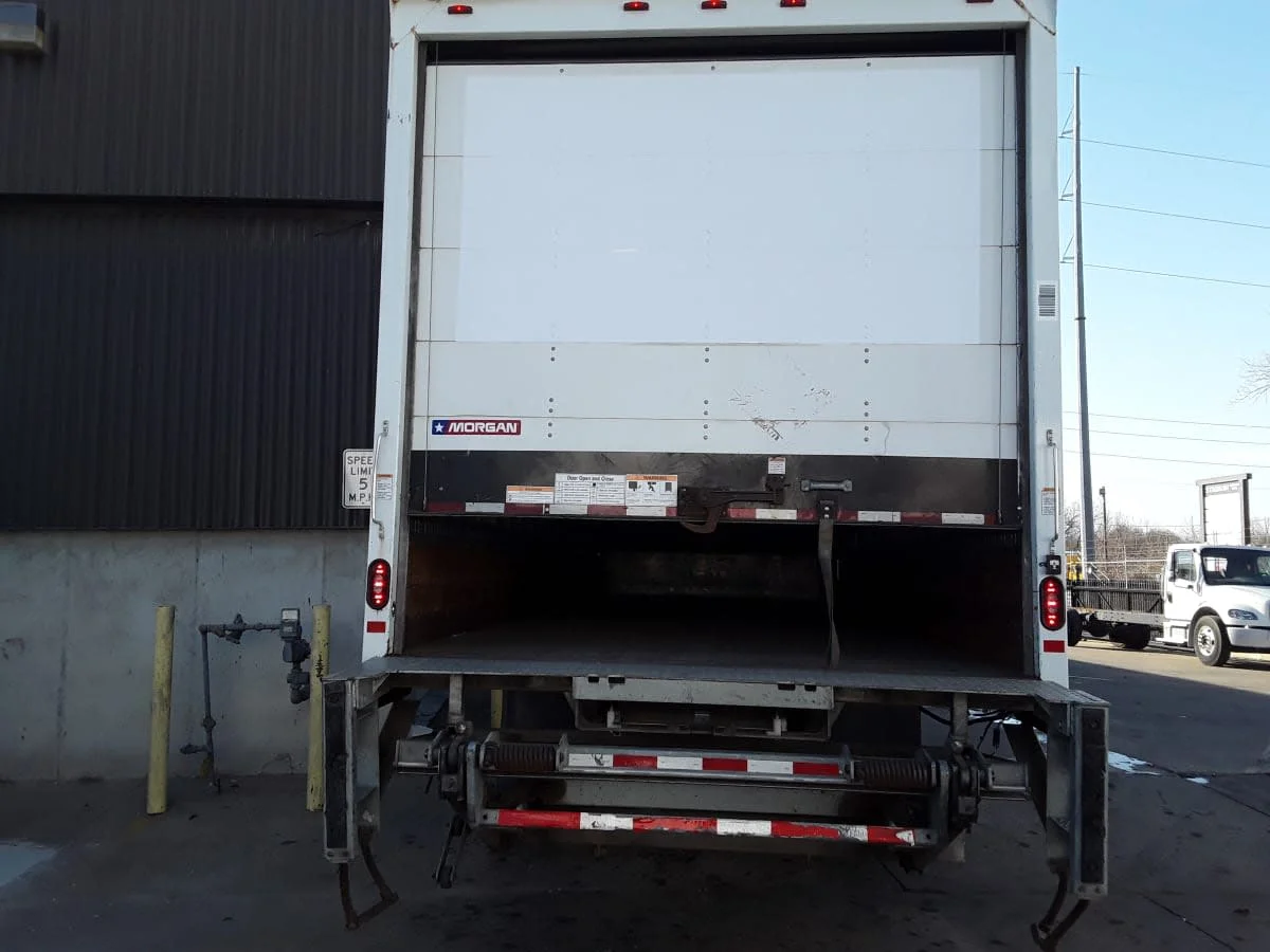 2019 Freightliner M2 106 - image 5