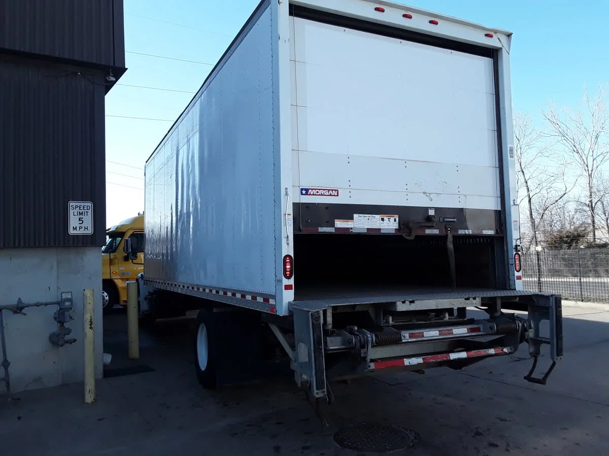 2019 Freightliner M2 106 - image 6