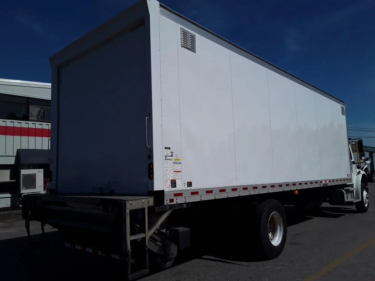 2019 Freightliner M2 106 - image 4