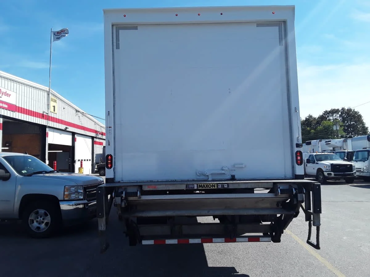 2019 Freightliner M2 106 - image 5