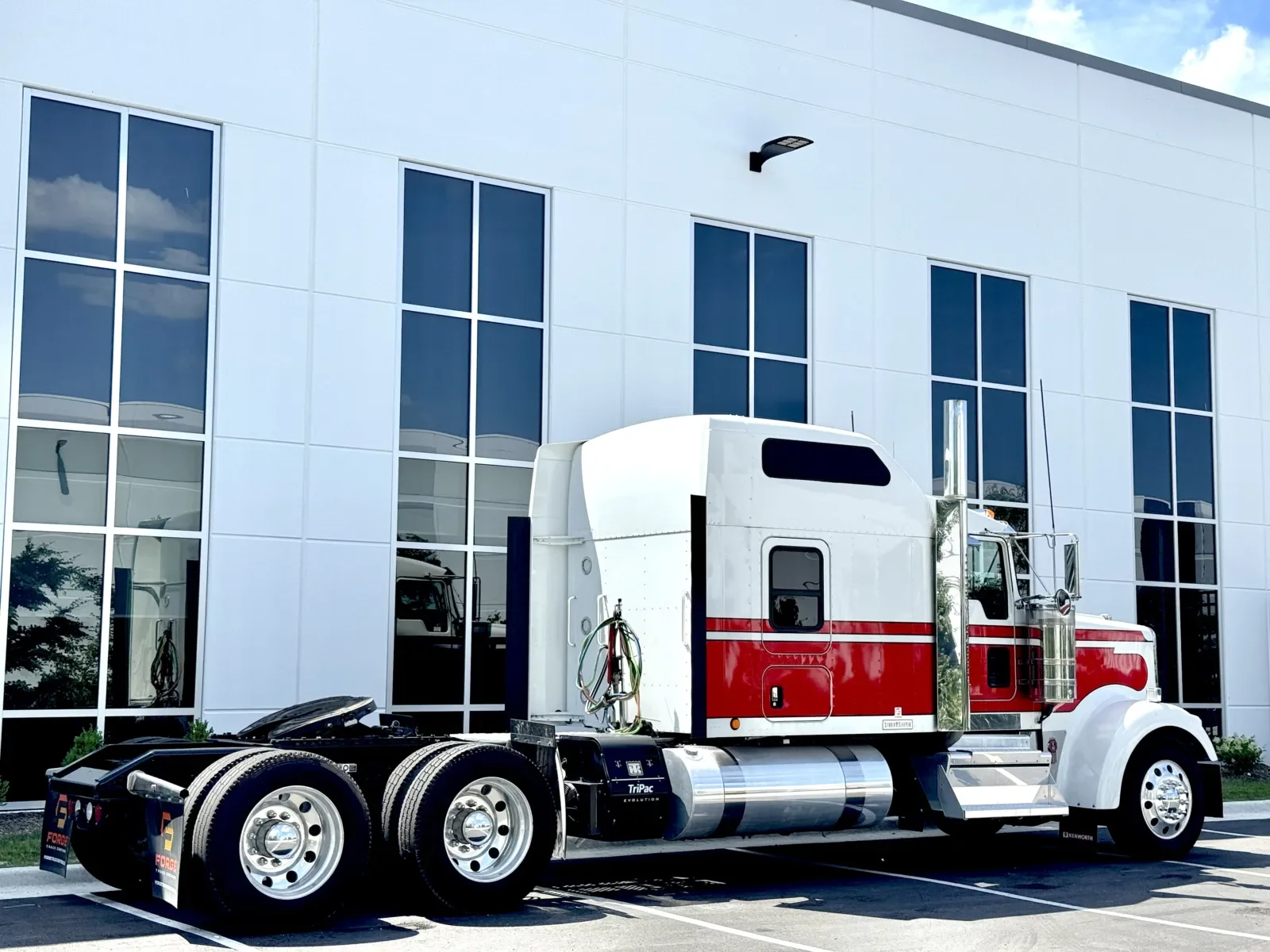 2023 Kenworth W900 - image 5