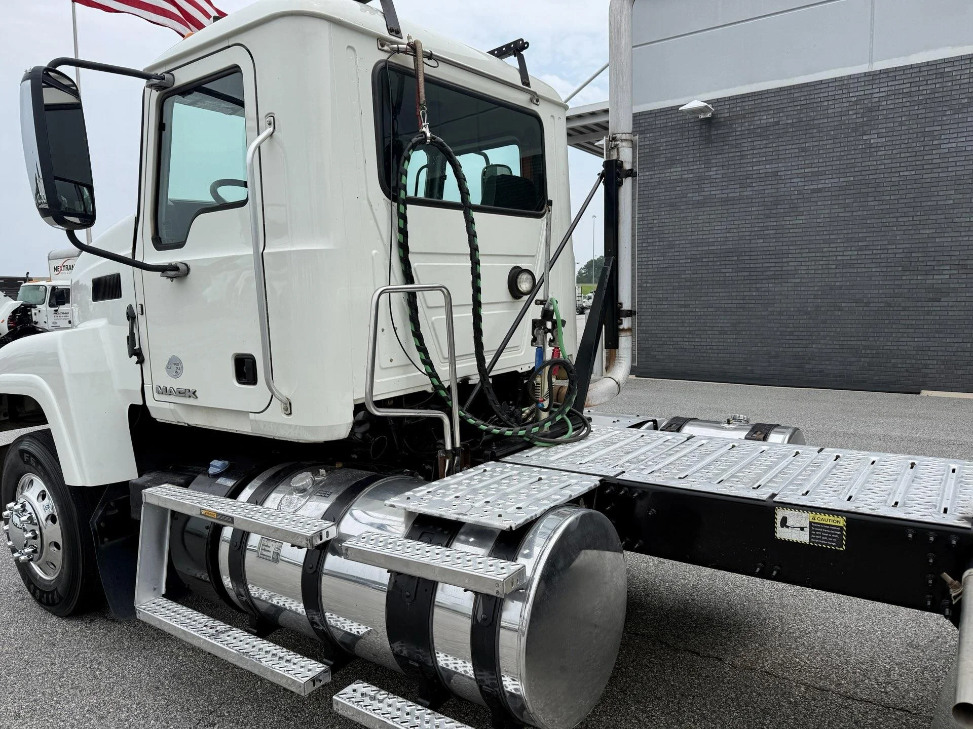 2016 Mack Pinnacle in Duluth, GA — photo 3