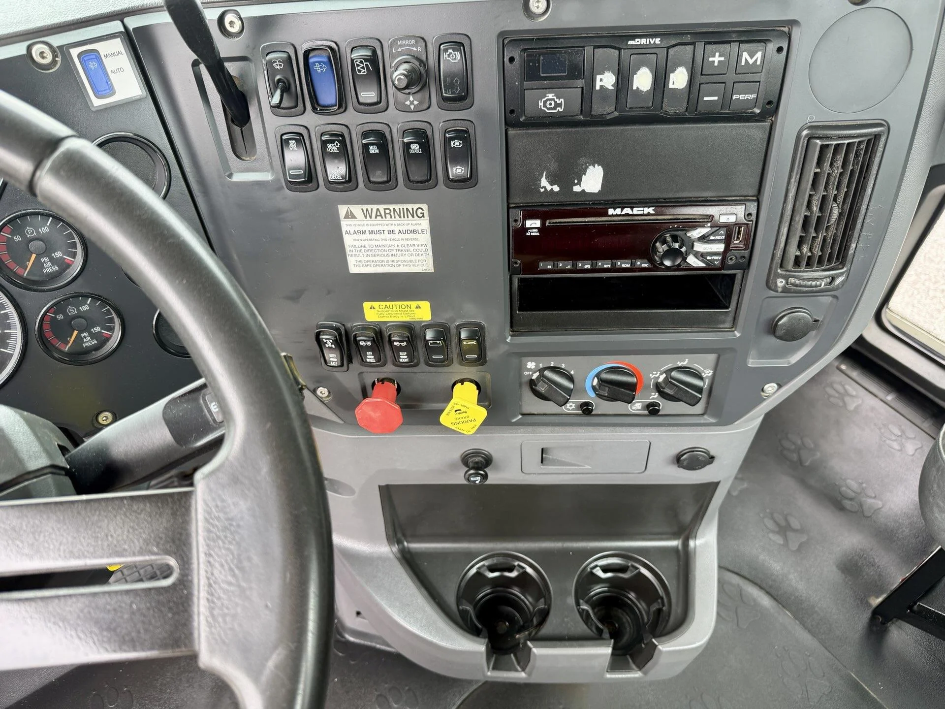 2016 Mack Pinnacle in Duluth, GA — photo 14