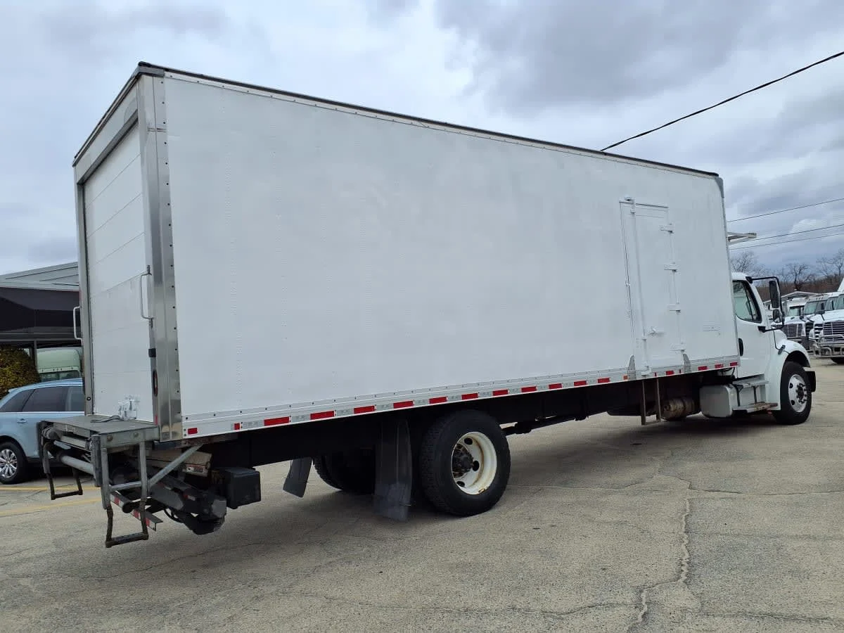 2019 Freightliner M2 106 in Warwick, RI — photo 4