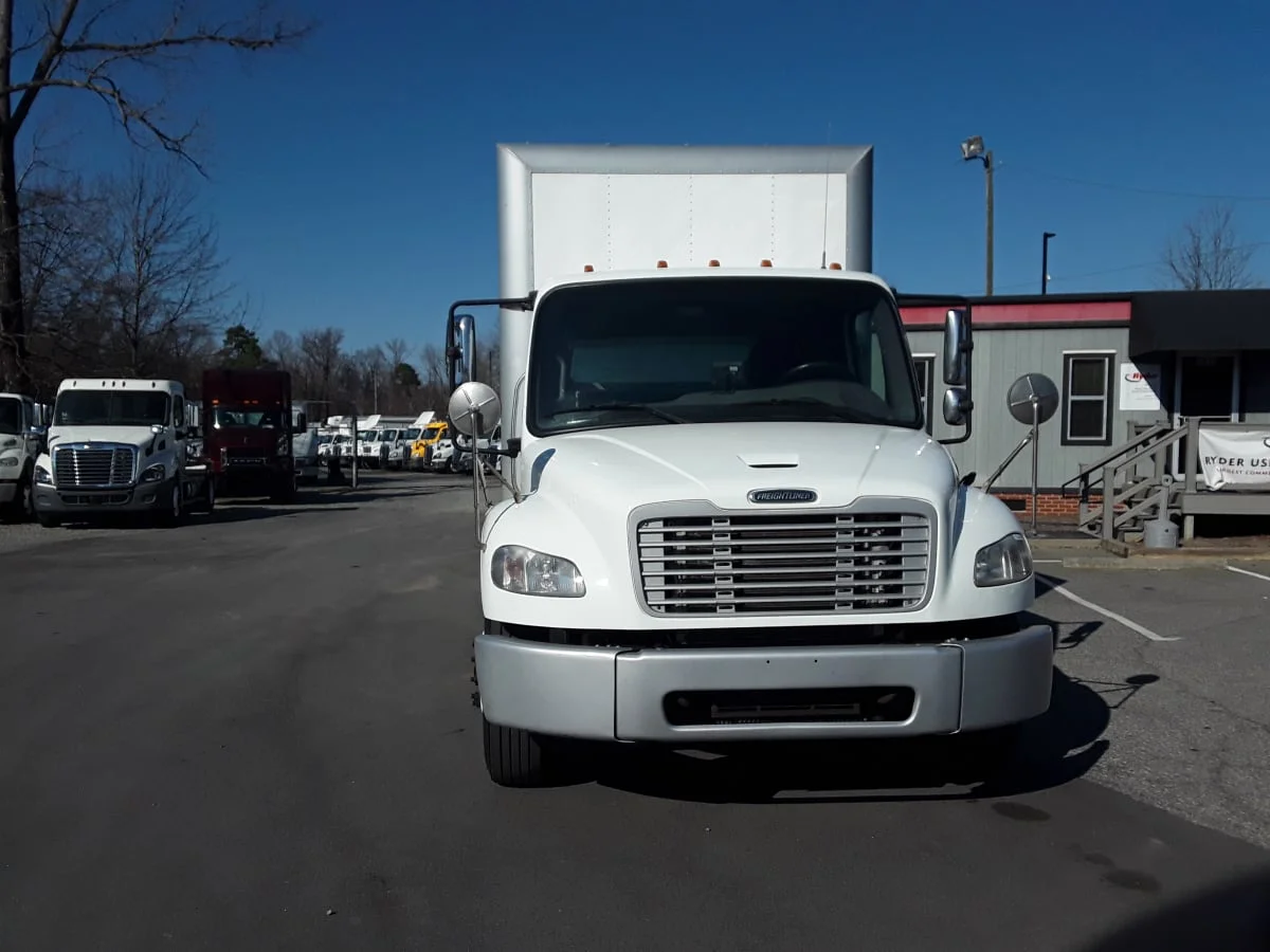 2018 Freightliner M2 106 - image 2