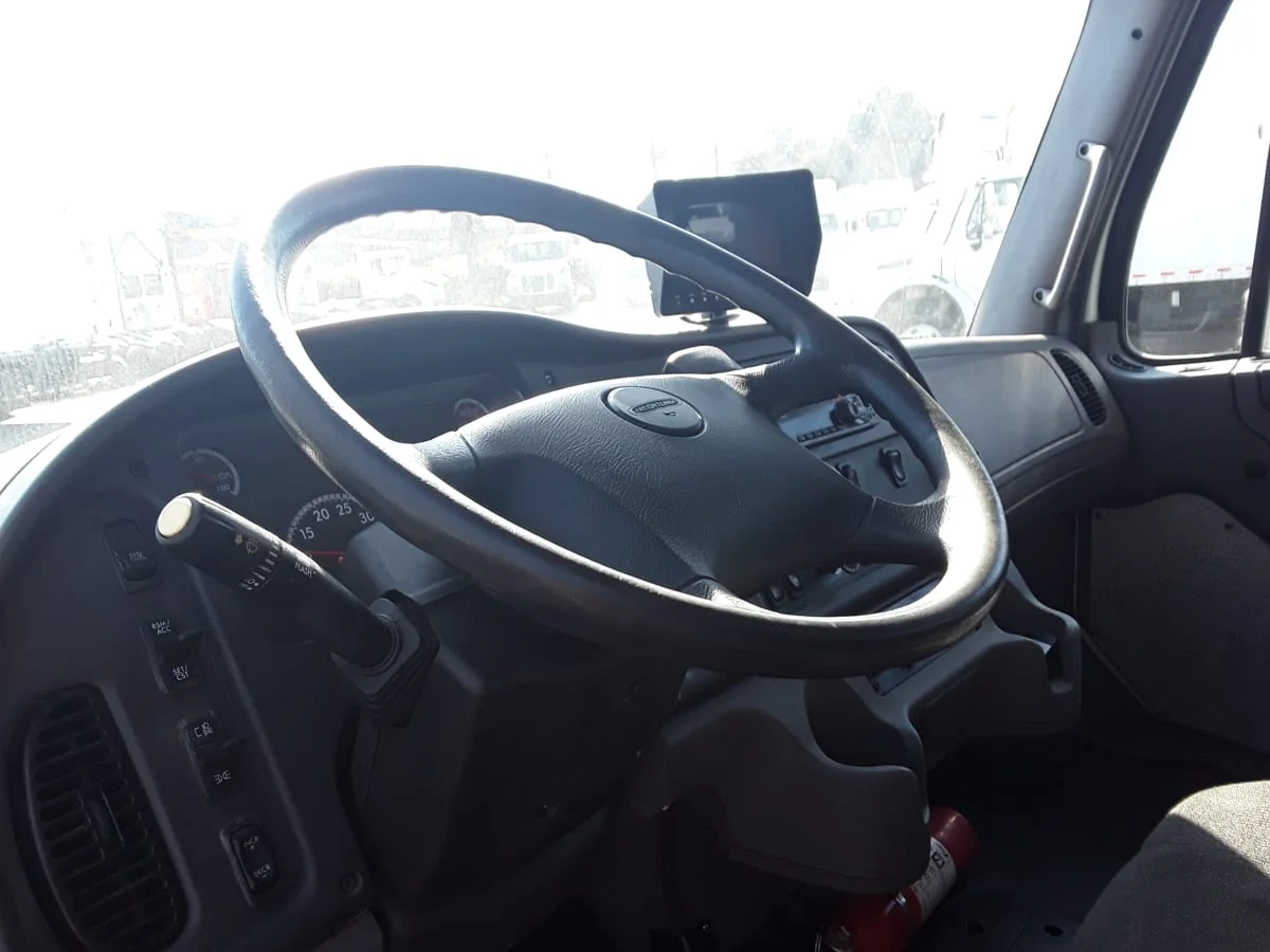 2018 Freightliner M2 106 - image 10