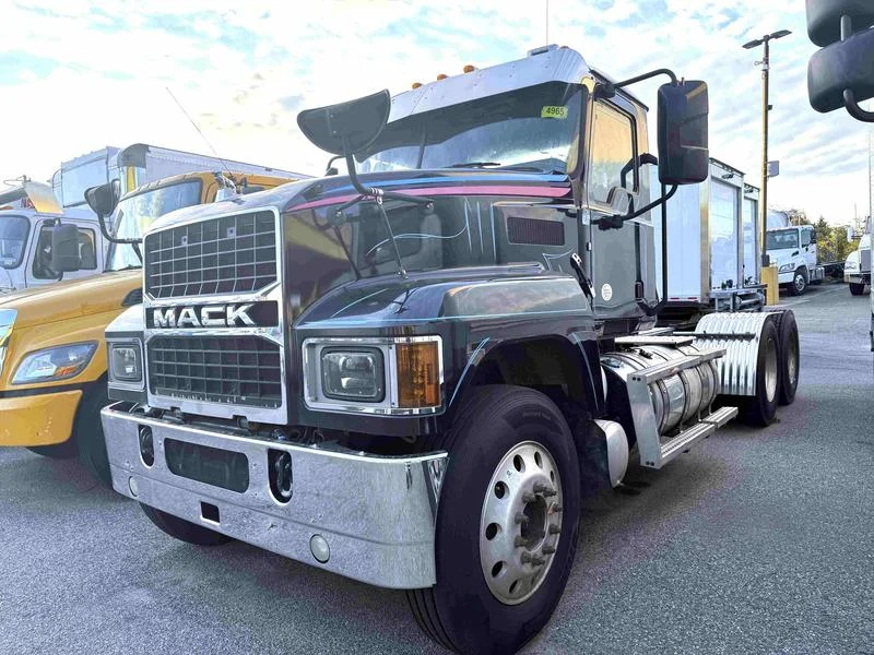 2020 Mack Pinnacle