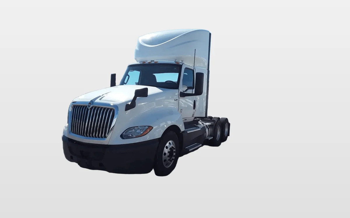 2021 International LT - image 1