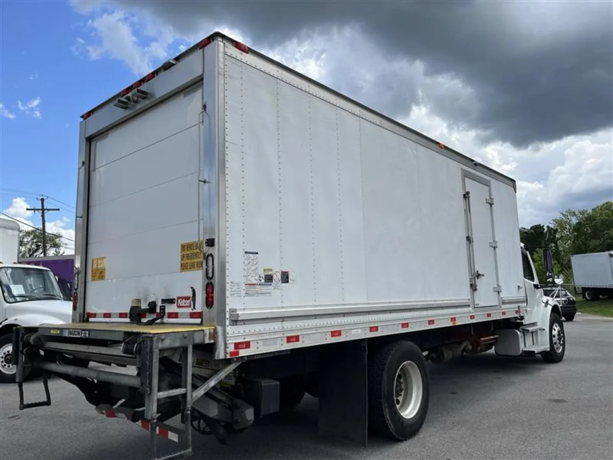 2020 Freightliner M2 106 - image 4