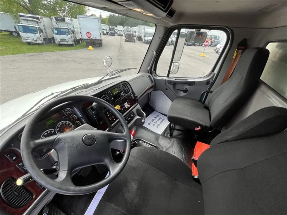 2020 Freightliner M2 106 - image 8