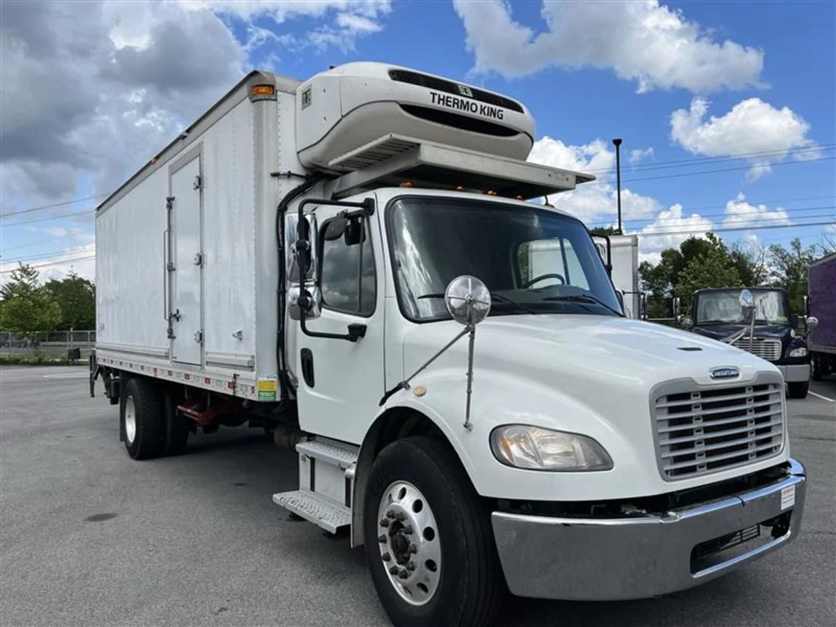 2020 Freightliner M2 106 - image 3