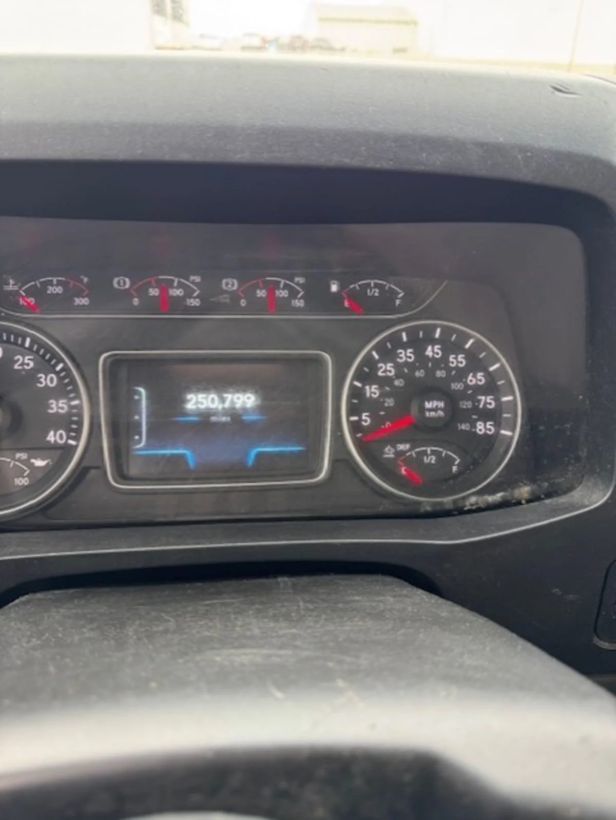 2020 International MV - image 6