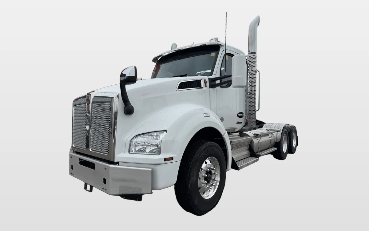 2024 Kenworth T880 - image 1