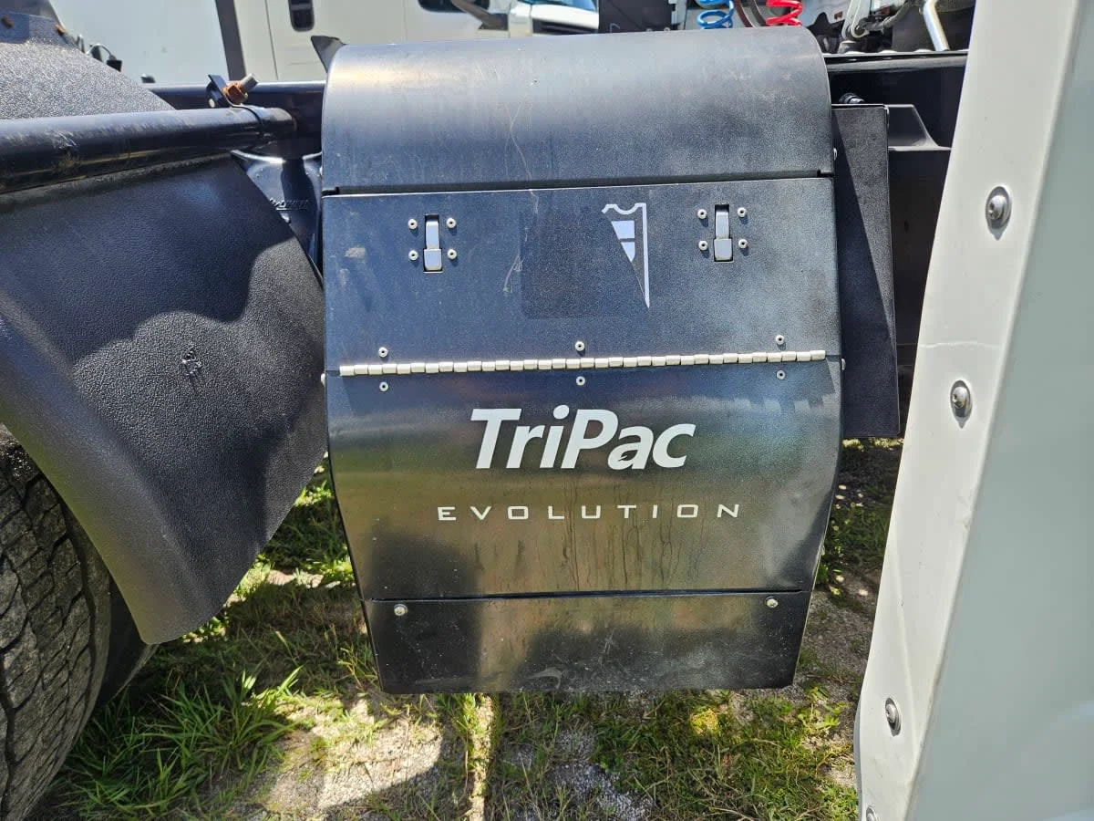 2022 Freightliner Cascadia in Orlando, FL — photo 11