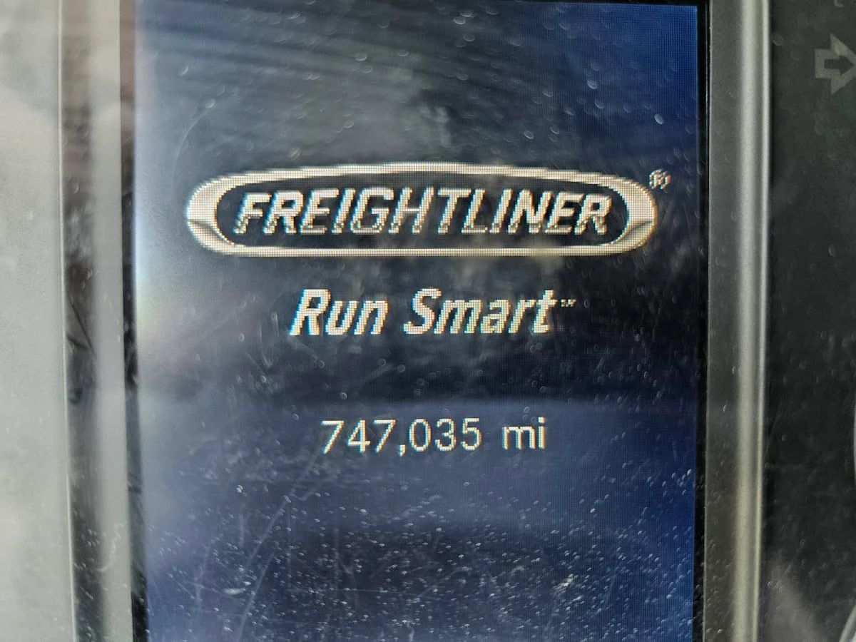 2022 Freightliner Cascadia in Orlando, FL — photo 10