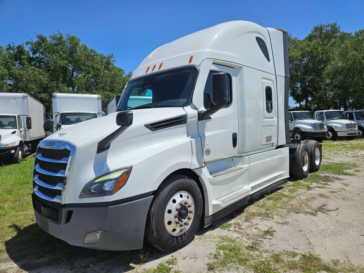 2022 Freightliner Cascadia in Orlando, FL