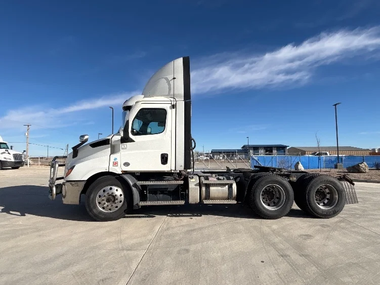 2021 Freightliner Cascadia in Aurora, CO — photo 4