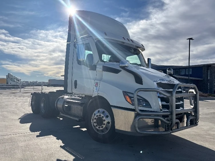 2021 Freightliner Cascadia in Aurora, CO