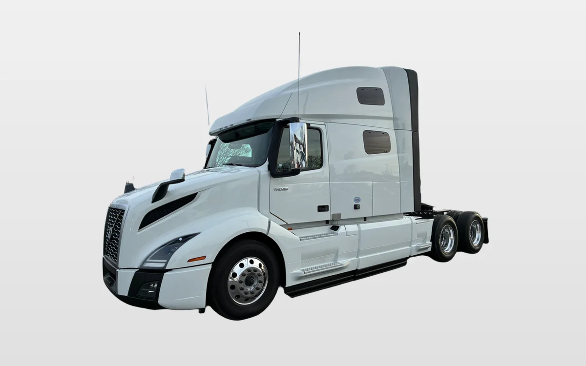 2025 Volvo - image 1