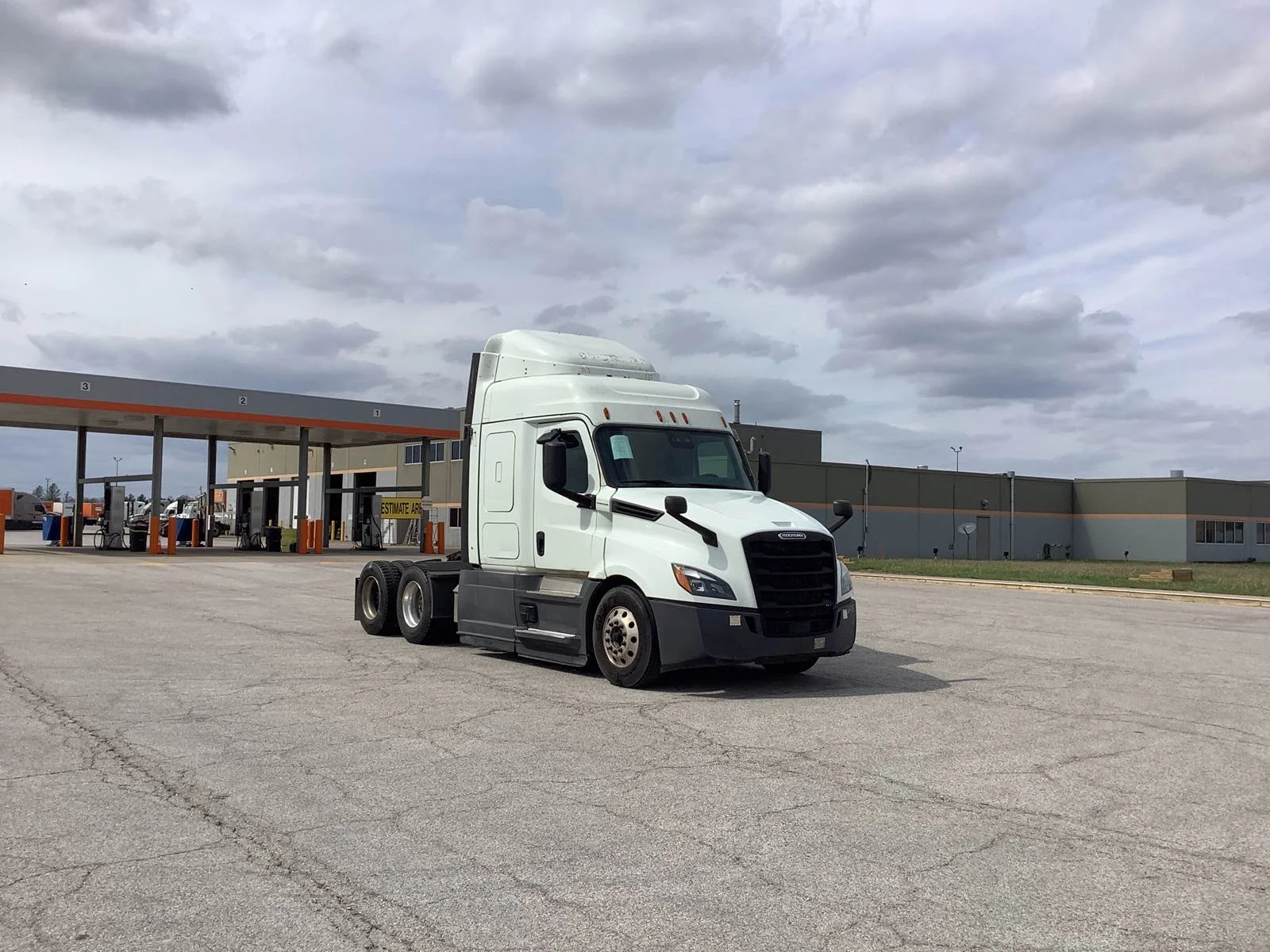 2021 Freightliner Cascadia in Edwardsville, IL