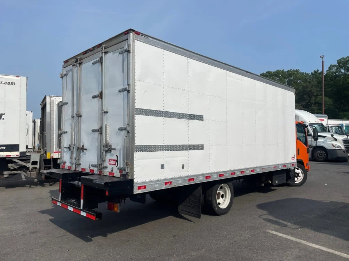 2019 Isuzu NQR in Farmingdale, NY — photo 4