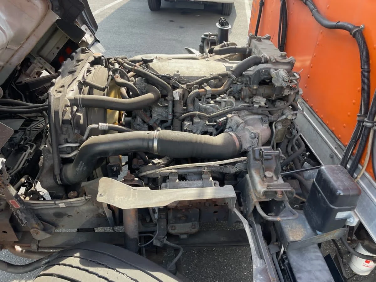 2019 Isuzu NQR - image 10