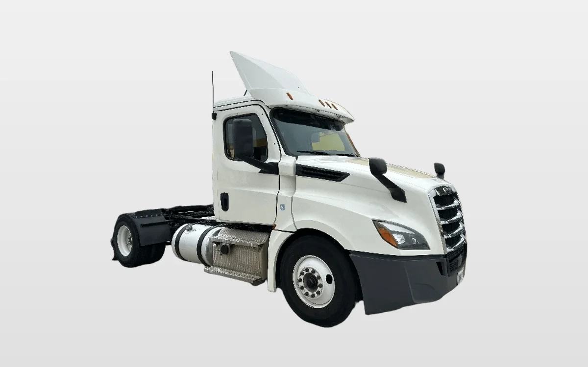 2020 Freightliner Cascadia - image 1