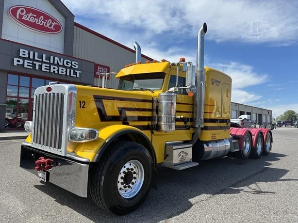 2021 Peterbilt 389